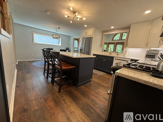 794 Macsherry Drive 4 Beds Single Family Home for Rent - Photo gallery 2