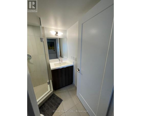 705 - 10 EVA ROAD 2 Beds Apartment, Condo, Home for Rent - Photo gallery 1