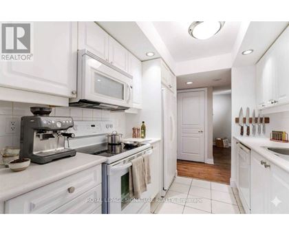 719 - 15 NORTHTOWN WAY 3 Beds Apartment, Condo, Home for Rent - Photo gallery 4