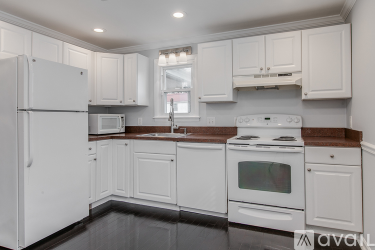 408 Sherman Ave 3 Beds Apartment for Rent - Photo gallery 2