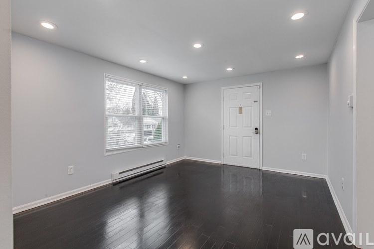 408 Sherman Ave 3 Beds Apartment for Rent - Photo gallery 4
