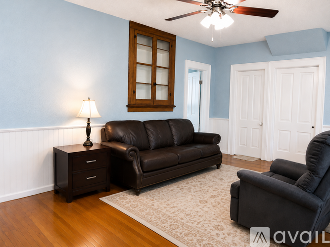 1007 Spring St 5 Beds Single Family Home for Rent - Photo gallery 4