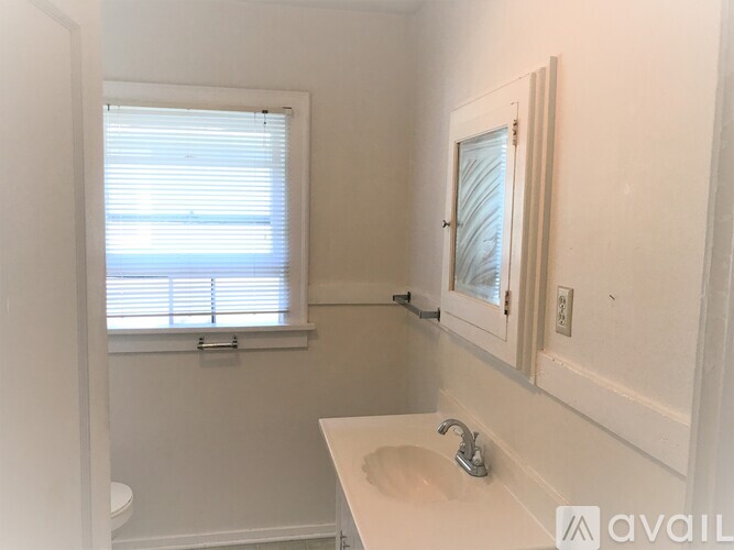 4200 Pasadena Pl NE 3 Beds Apartment for Rent - Photo gallery 5