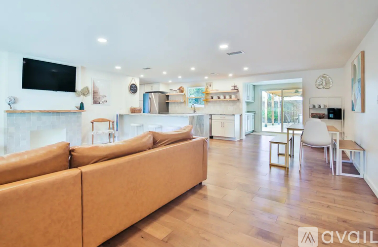 2249 Grove St 3 Beds Single Family Home for Rent - Photo gallery 3
