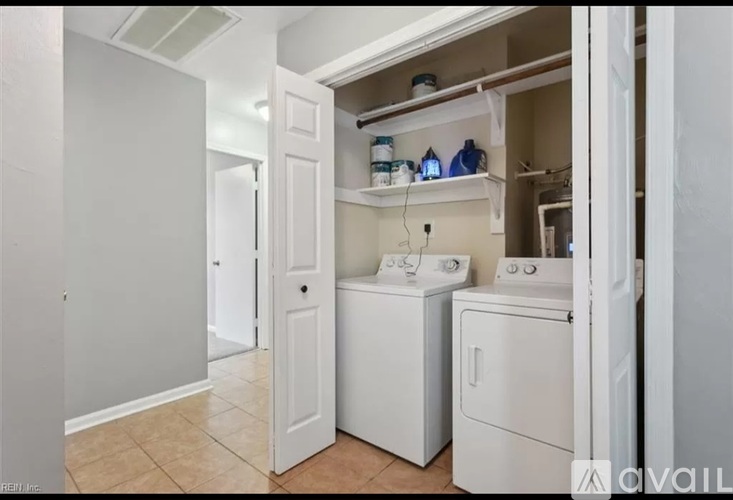 566 Peregrine Street 3 Beds Single Family Home for Rent - Photo gallery 2