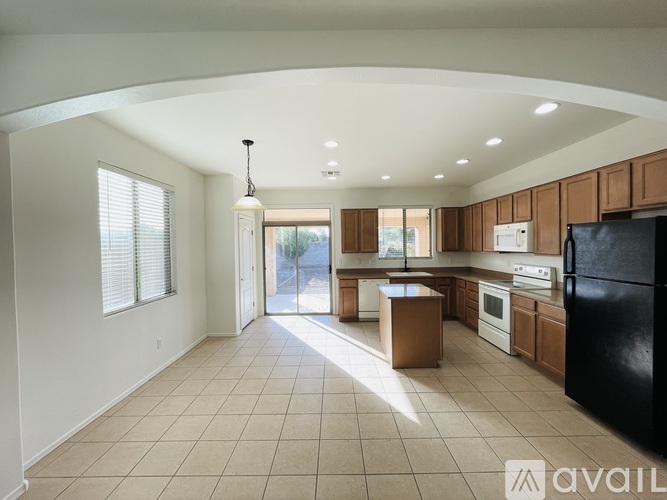 28488 N Sunset Dr 4 Beds Single Family Home for Rent - Photo gallery 4