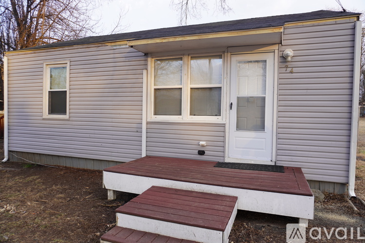 74 Swan St 2 Beds Single Family Home for Rent - Photo gallery 3