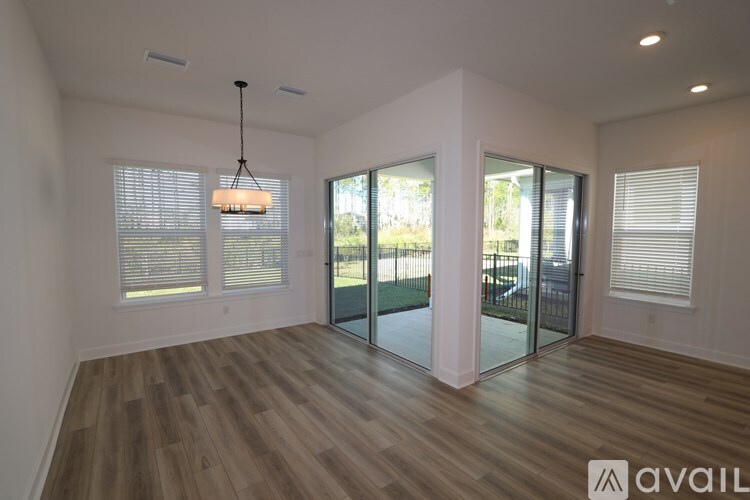 75 Latham Drive 3 Beds Single Family Home for Rent - Photo gallery 5