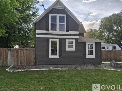 2507 South Canyon Street 3 Beds Apartment for Rent
