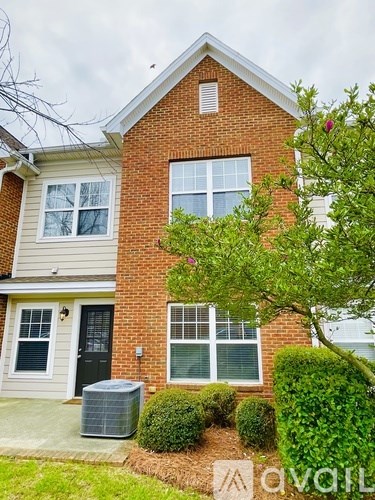 126 Lincoln Street 3 Beds Apartment for Rent