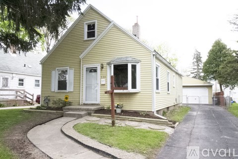 536 Carver Blvd 3 Beds Apartment for Rent