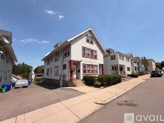 173 Cornell St 2 Beds Apartment for Rent - Photo gallery 2