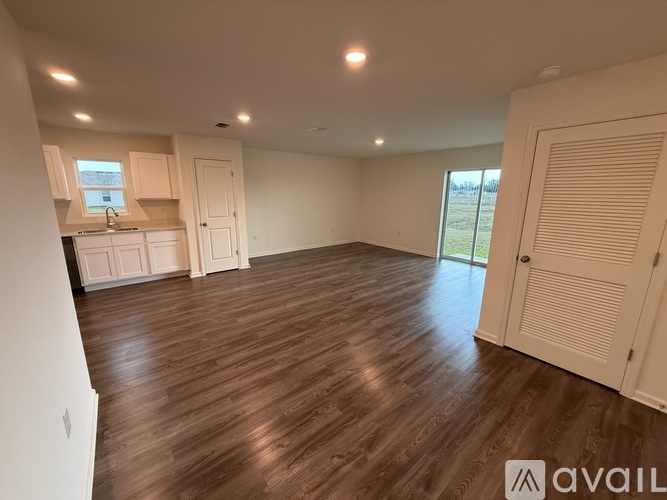 13047 SE 53rd Ave 3 Beds Single Family Home for Rent - Photo gallery 3