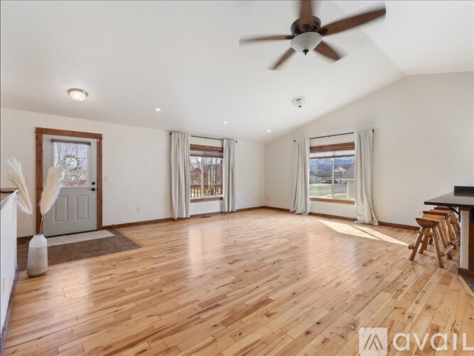 1221 Wildflower Trail 5 Beds Single Family Home for Rent - Photo gallery 2