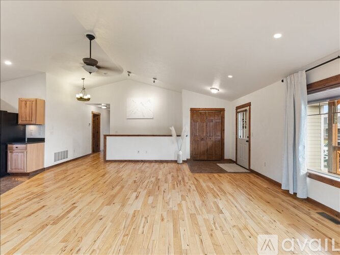 1221 Wildflower Trail 5 Beds Single Family Home for Rent - Photo gallery 4