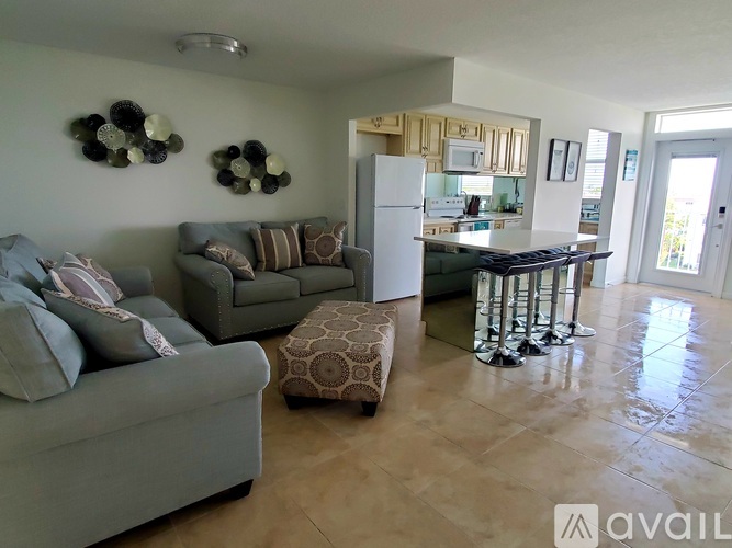 104 Paradise Harbour Boulevard 1 Condo for Rent - Photo gallery 3