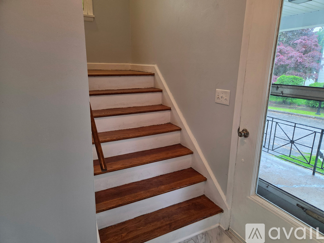 182 Laurelton Rd 2 Beds Townhouse for Rent - Photo gallery 3