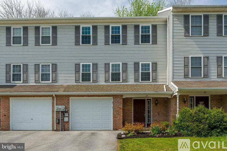 25 Tupelo Street 3 Beds Single Family Home for Rent - Photo gallery 1