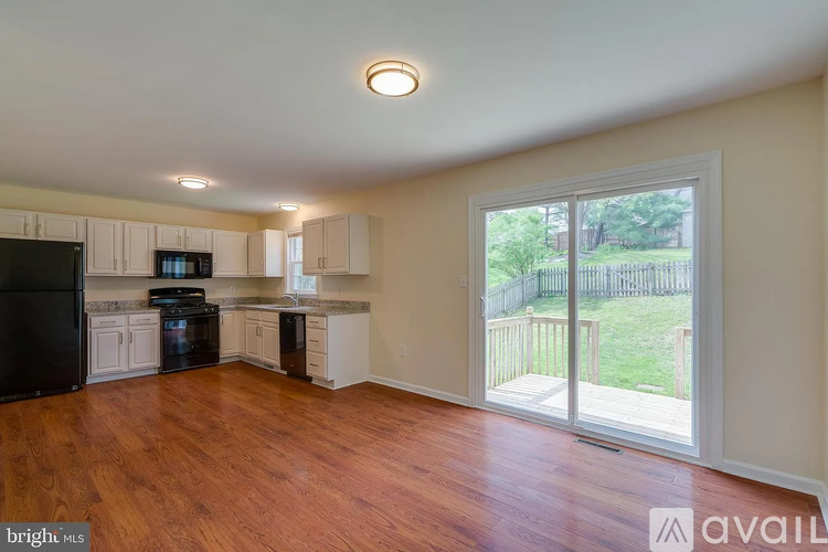 25 Tupelo Street 3 Beds Single Family Home for Rent - Photo gallery 5