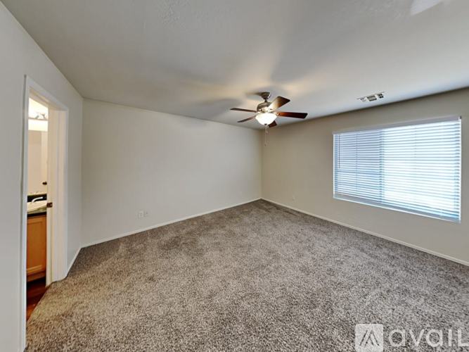 10514 W Alvarado Rd 4 Beds Single Family Home for Rent - Photo gallery 5