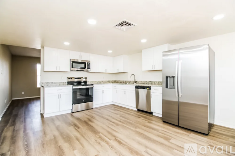 4334 E Nancy Ln 3 Beds Single Family Home for Rent - Photo gallery 3
