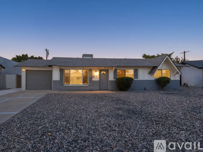 8745 E Palm Ln 3 Beds Single Family Home for Rent - Photo gallery 1