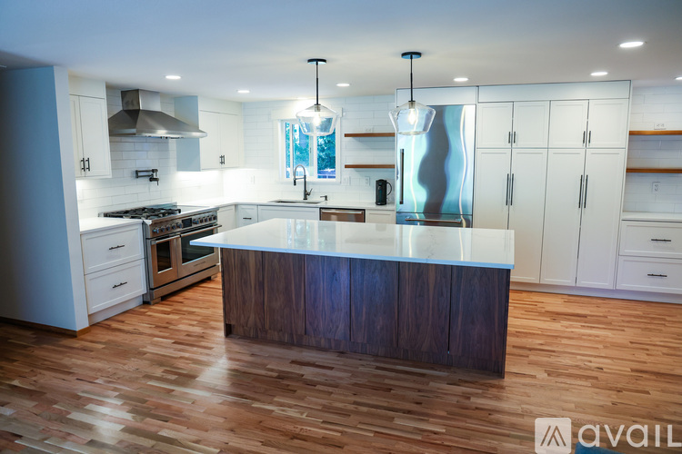 2819 86th Street Southeast 3 Beds Single Family Home for Rent - Photo gallery 1