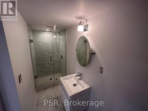 LOWER - 25 COULSON AVENUE 2 Beds Apartment for Rent
