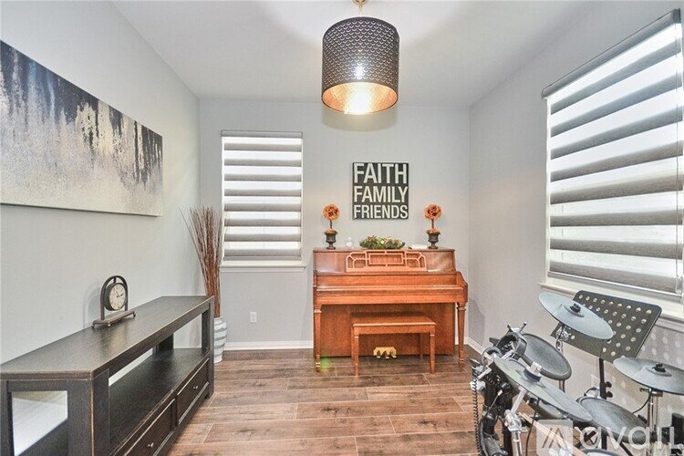 2709 Via Razmin 4 Beds Single Family Home for Rent - Photo gallery 4