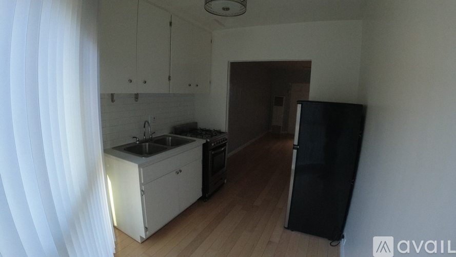 487 N Roxbury Dr Studio Apartment for Rent - Photo gallery 5