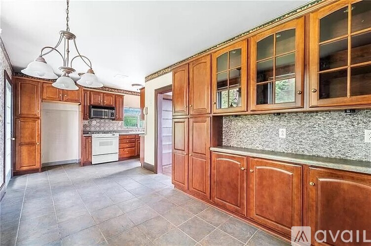 100 Branch St 3 Beds Single Family Home for Rent - Photo gallery 2