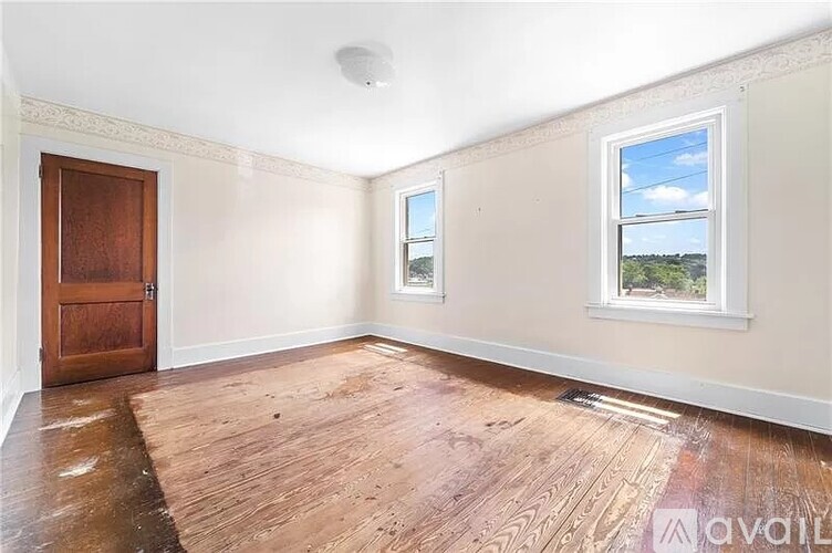 100 Branch St 3 Beds Single Family Home for Rent - Photo gallery 5