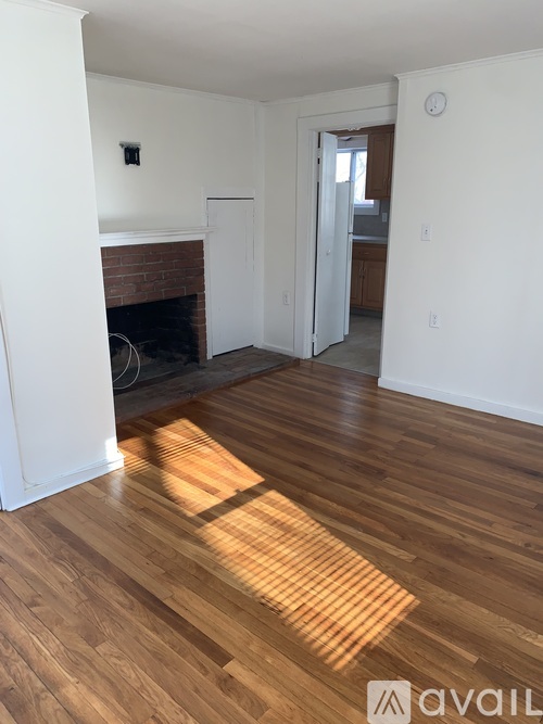 1490 Farmington Ave 1 Apartment for Rent - Photo gallery 2