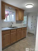 1490 Farmington Ave