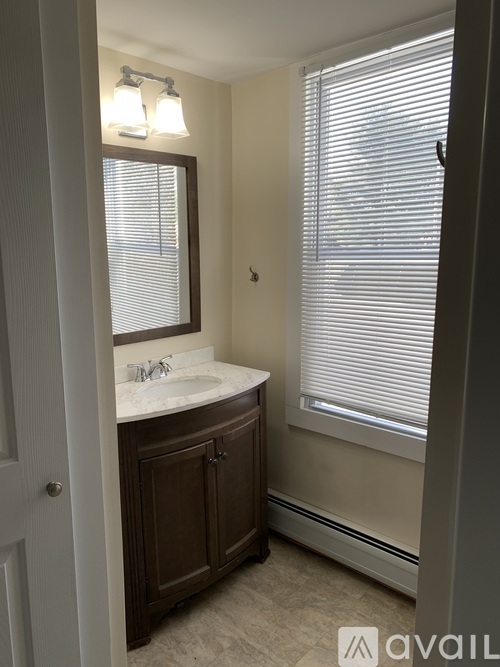 1490 Farmington Ave 1 Apartment for Rent - Photo gallery 4