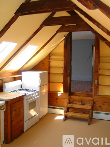 128 Pleasant Street 2 Beds Apartment for Rent - Photo gallery 1