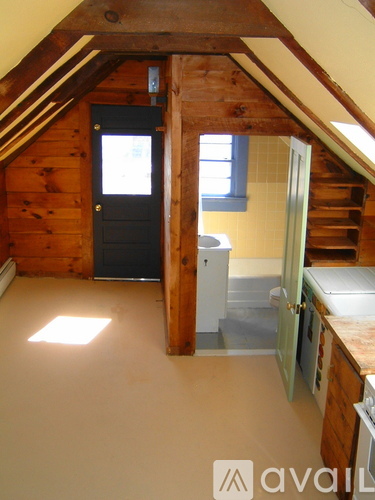 128 Pleasant Street 2 Beds Apartment for Rent - Photo gallery 2