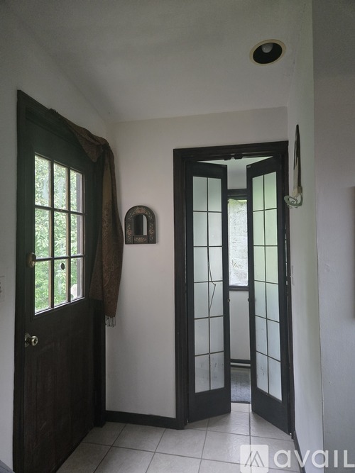 122 Burt Street 1 Apartment for Rent - Photo gallery 2