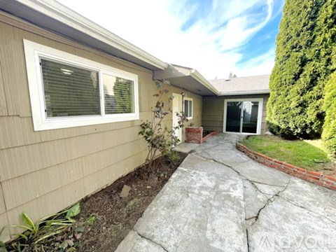 627 57Th St SW 3 Beds Apartment for Rent
