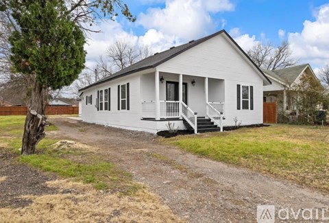 2212 Clay Avenue 4 Beds Apartment for Rent