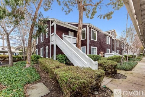 42 Bayside Ct 2 Beds Apartment for Rent
