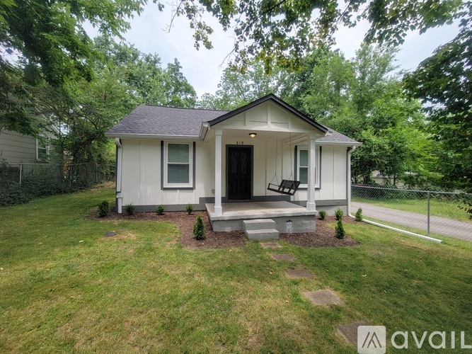 210 Peachtree Street 1 Single Family Home for Rent - Photo gallery 2