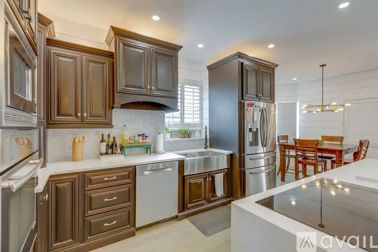 1119 Glenbrook Drive 4 Beds Single Family Home for Rent - Photo gallery 4