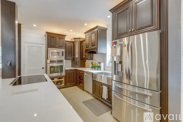 1119 Glenbrook Drive 4 Beds Single Family Home for Rent - Photo gallery 5