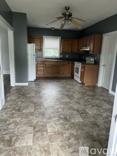 5 Cottage St 3 Beds Apartment for Rent - Photo gallery 1