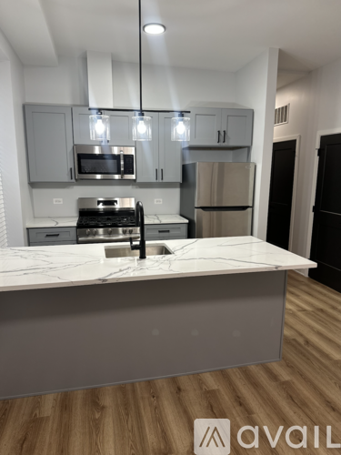 6554 South Champlain Avenue 3 Beds Apartment for Rent - Photo gallery 2