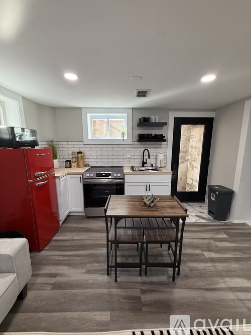 2121 32nd Pl SE 1 Apartment for Rent - Photo gallery 1