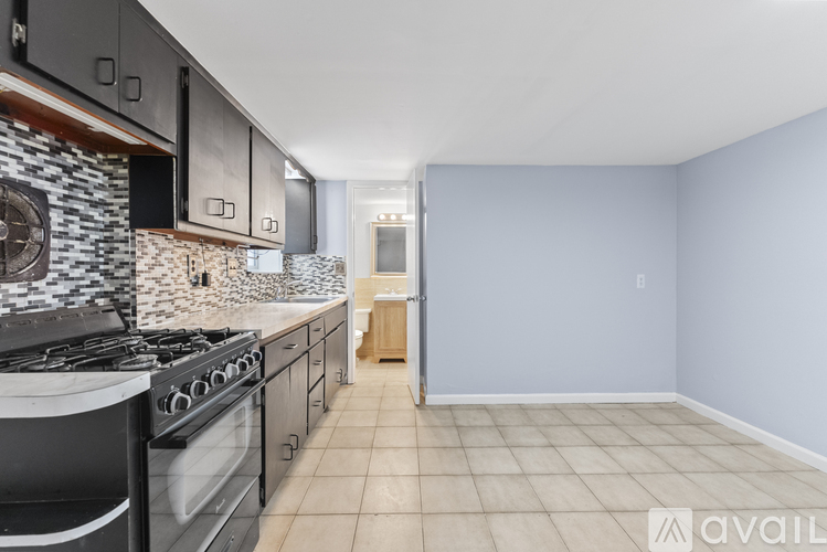214 11th St 2 Beds Apartment for Rent - Photo gallery 4