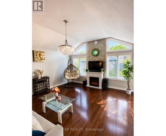 UPPER - 28 GREGG COURT 3 Beds House for Rent - Photo gallery 4