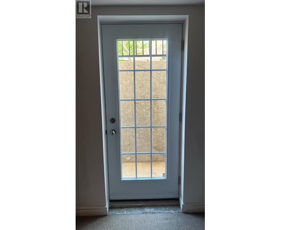 BSMT - 3390 COLUMBINE CRESCENT 1 House for Rent - Photo gallery 4